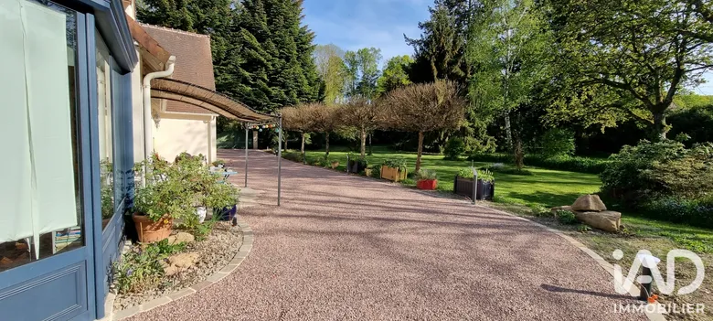 Maison 9 pièces 235 m² · à Saintigny · 235 m² · 320 000 €