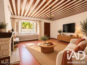 Townhouse in Malaucène (84340)