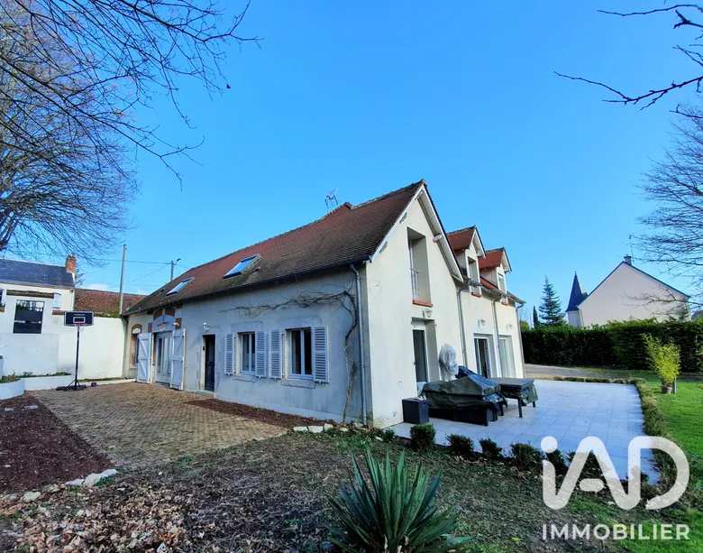 Maison 8 pièces 206 m² · à Saint-Ay · 206 m² · 359 000 €