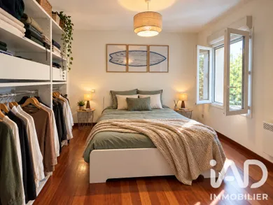 Appartement à Bordeaux (33300)