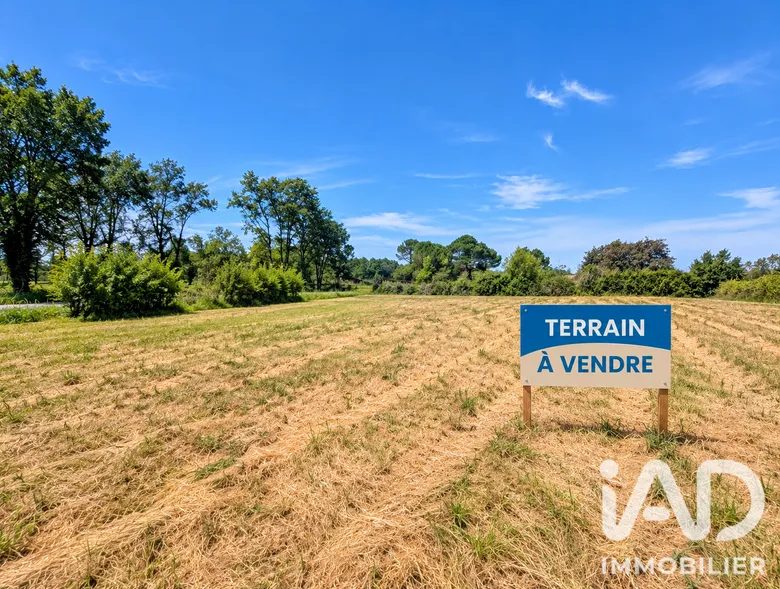 Terrain 1376 m² · à Budos · 99 000 €