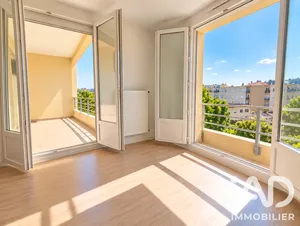 Apartment in Cusset (03300)
