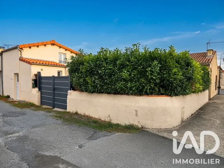 Maison 5 pièces 140 m² · à Saint-Hippolyte · 140 m² · 229 000 €