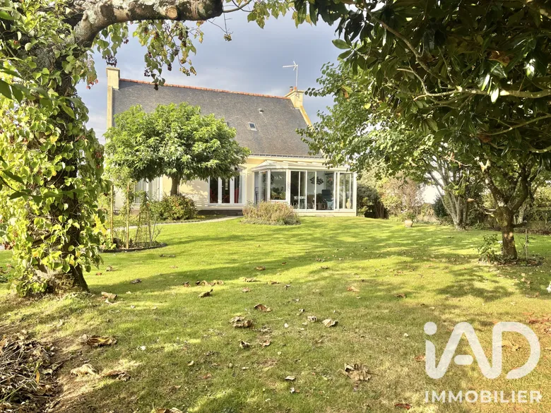 Maison 8 pièces 121 m² · à Locqueltas · 121,3 m² · 373 500 €