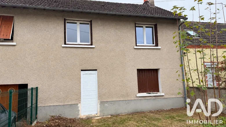 Maison 5 pièces 84 m² · à Vierzon · 83,5 m² · 77 000 €