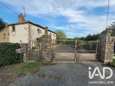 Maison de campagne à Gourgé (79200)