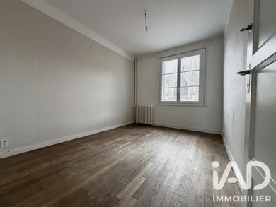 Immeuble à Périers (50190)