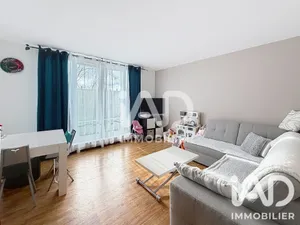 Apartment in Neauphle-le-Château (78640)