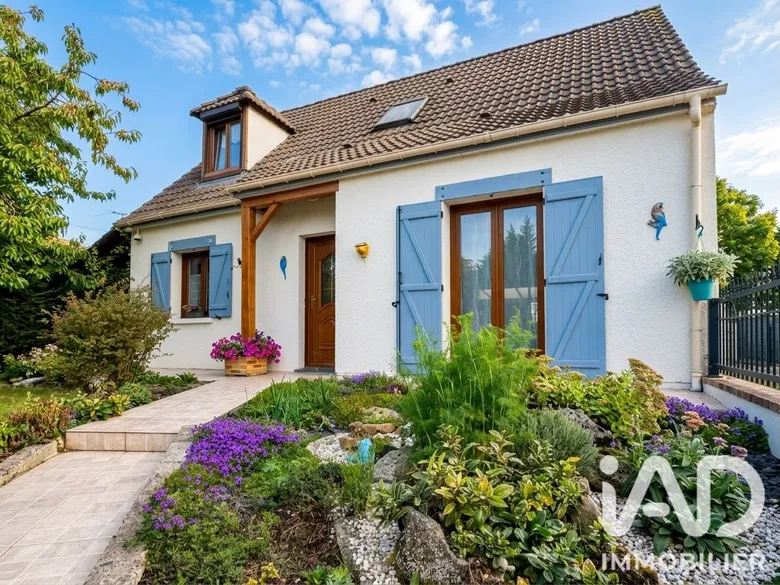 Maison 5 pièces 94 m² · à Novillers · 94 m² · 330 000 €