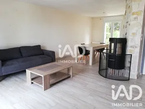 House in Commer (53470)
