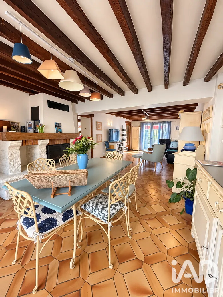 Maison 6 pièces 246 m² · à Monthyon · 246 m² · 438 000 €