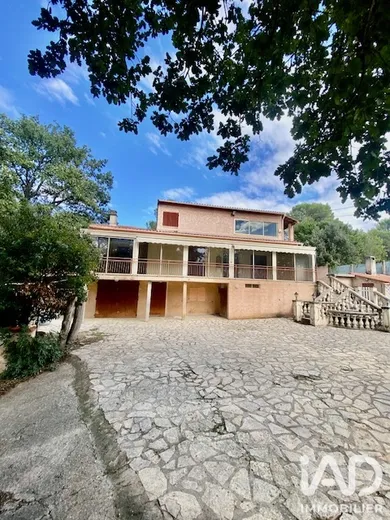 Maison traditionnelle à Pourrières (83910)