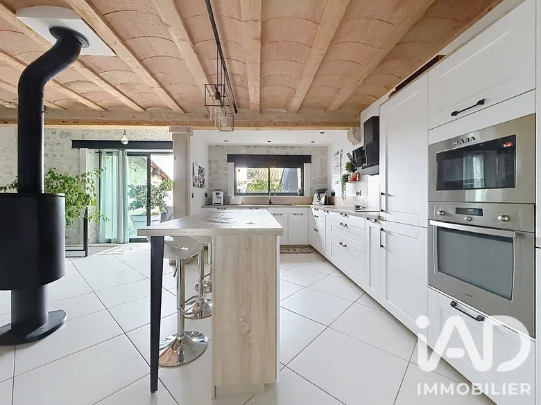 Maison 4 pièces 180 m² · à Ouveillan · 180 m² · 343 000 €