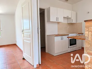 Apartment in Caumont-sur-Durance (84510)