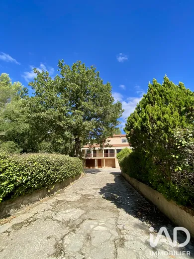 Maison traditionnelle à Pourrières (83910)