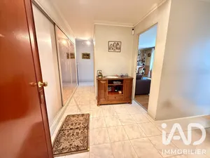 Apartment in Rosny-sous-Bois (93110)