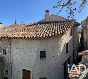 Village house in Mons (83440)