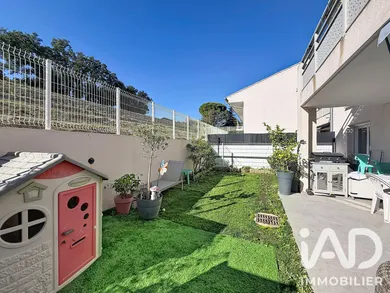 Appartement à Saint-Zacharie (83640)