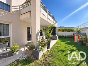 Appartement à Saint-Zacharie (83640)