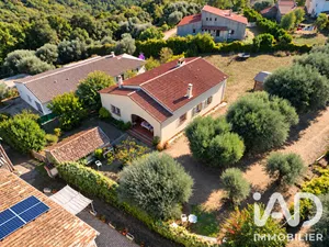 Maison traditionnelle à Tanneron (83440)