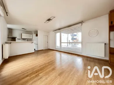 Apartment in Saint-Ouen-sur-Seine (93400)