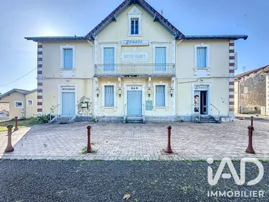 Building in Arengosse (40110)