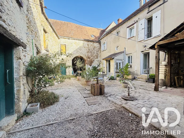 Maison 8 pièces 157 m² à Puiseaux
