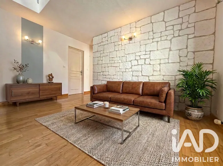 Appartement 6 pièces 129 m² · à Ceyrat · 128,6 m² · 275 000 €