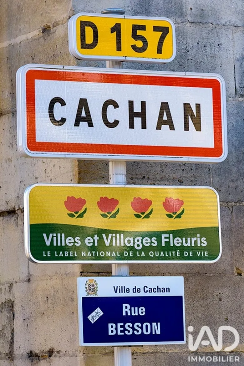 Local commercial 56 m² · à Cachan · 55,9 m² · 145 000 €