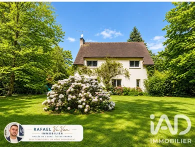 Maison d'architecte à Nesles-la-Vallée (95690)
