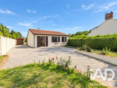 Maison traditionnelle à Moissy-Cramayel (77550)
