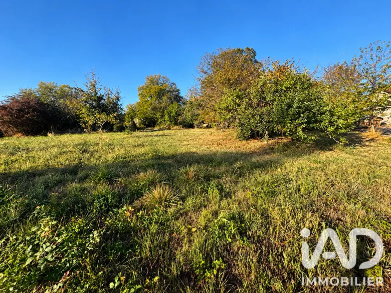 Terrain 857 m² · à Montbrison · 98 000 €