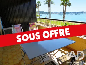 Apartment in Bandol (83150)