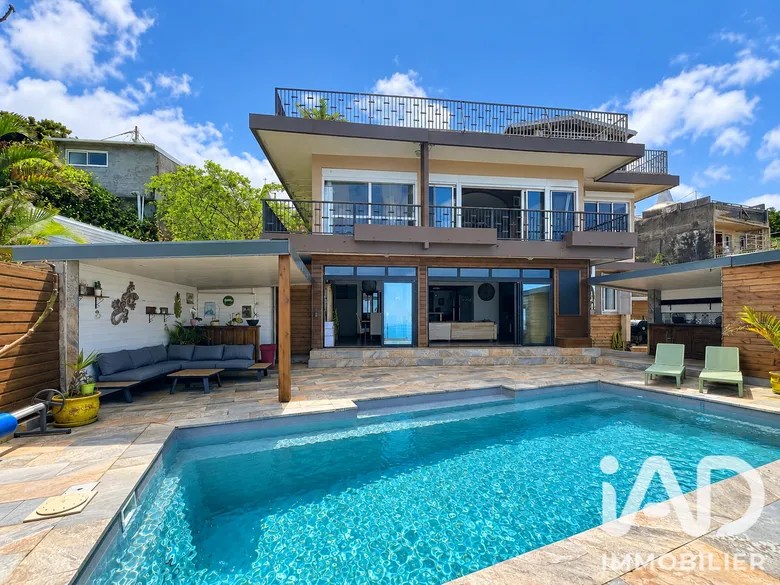 Maison 5 pièces 200 m² · aux Trois-Bassins · 200 m² · 580 000 €