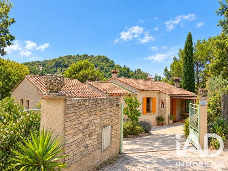 Maison 4 pièces 91 m² · à Saint-Martin-de-la-Brasque · 91,4 m² · 350 000 €