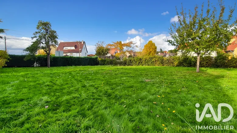 Terrain 1101 m² · à Bouleurs · 225 000 €