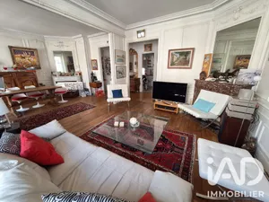 Apartment in Paris (75015)