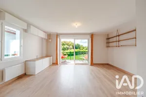 Apartment in Urt (64240)