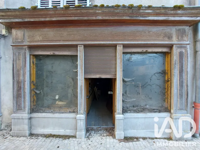 Local commercial 3 pièces 64 m² · à Orgelet · 64,2 m² · 39 500 €