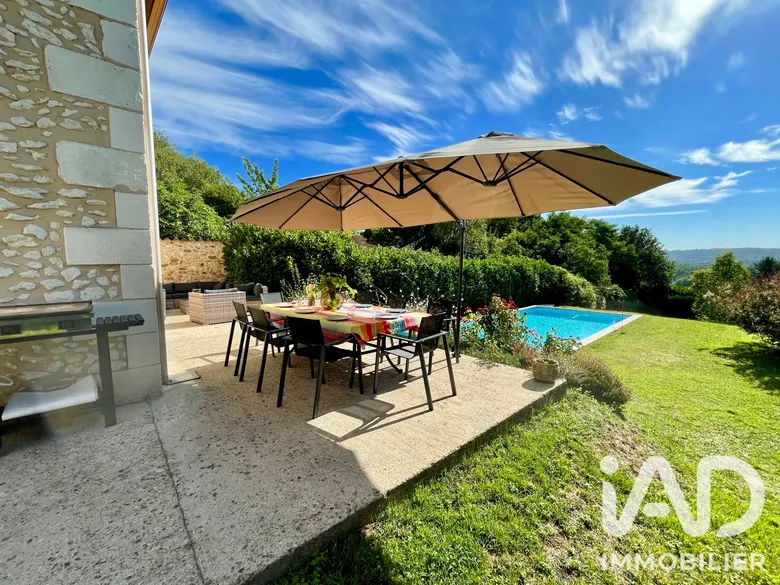 Maison 5 pièces 203 m² · à Neuvic · 203 m² · 409 500 €