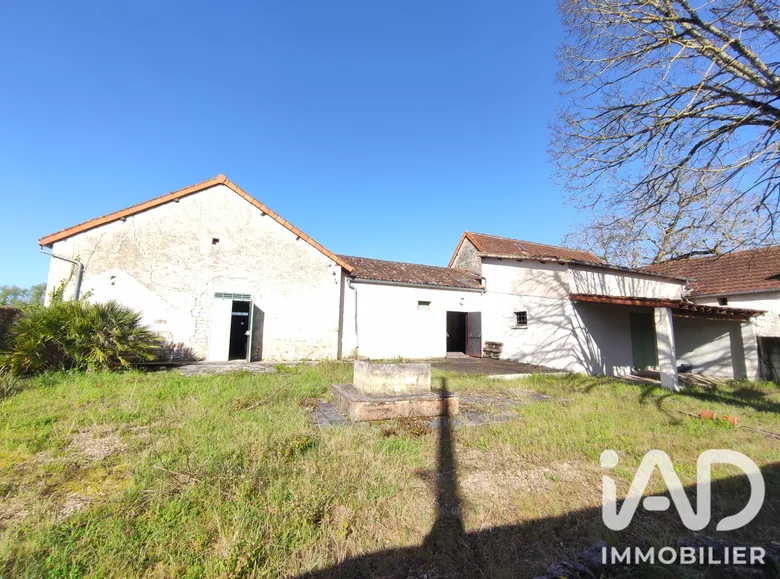 Local commercial 455 m² · à Saint-Germain · 455 m² · 76 000 €