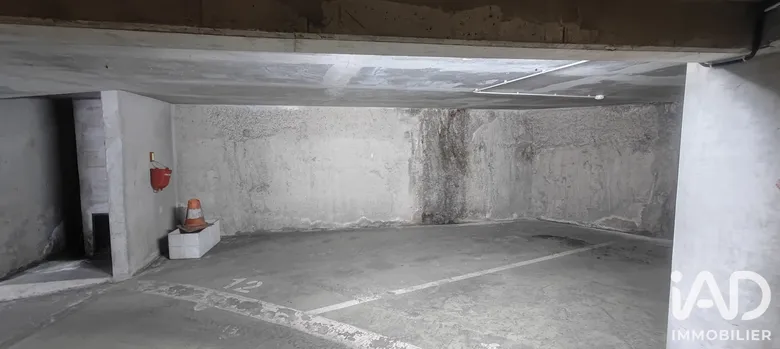 Parking 13 m² · à Paris · 13 m² · 20 000 €