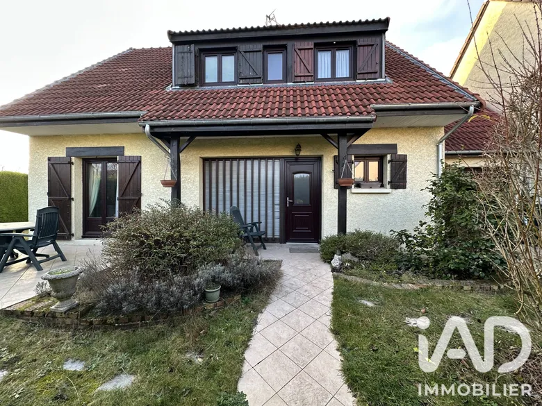 Maison 6 pièces 142 m² · à Vaux-le-Pénil · 142 m² · 330 000 €