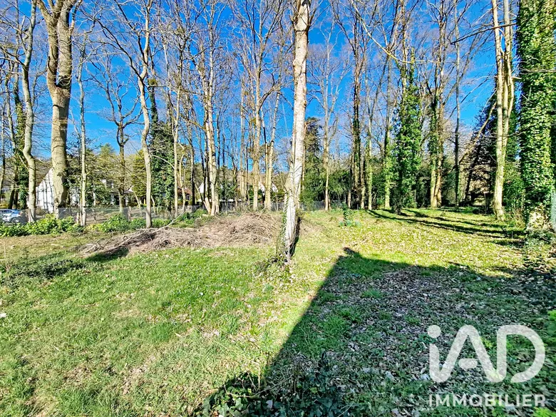 Terrain 700 m² · à Briis-sous-Forges · 175 000 €