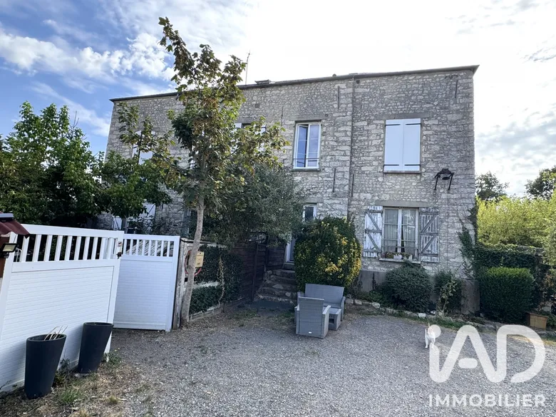 Immeuble 4 pièces 280 m² · à Poligny · 280 m² · 250 000 €