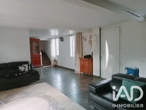 Maison de village à Esquennoy (60120)