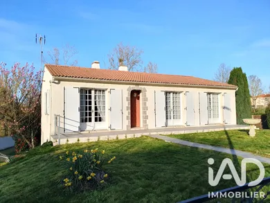 Maison à Martinet (85150)