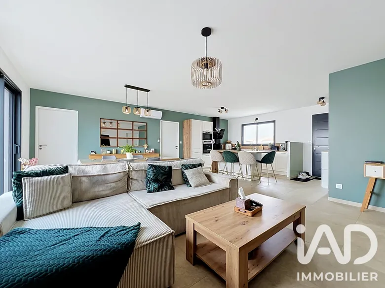 Maison 5 pièces 110 m² · à Charron · 110 m² · 355 000 €