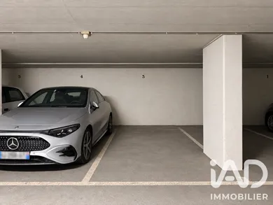 Parking à Paris (75003)