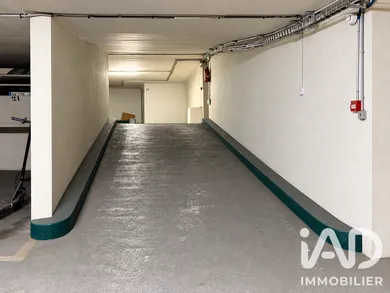 Parking à Paris (75003)
